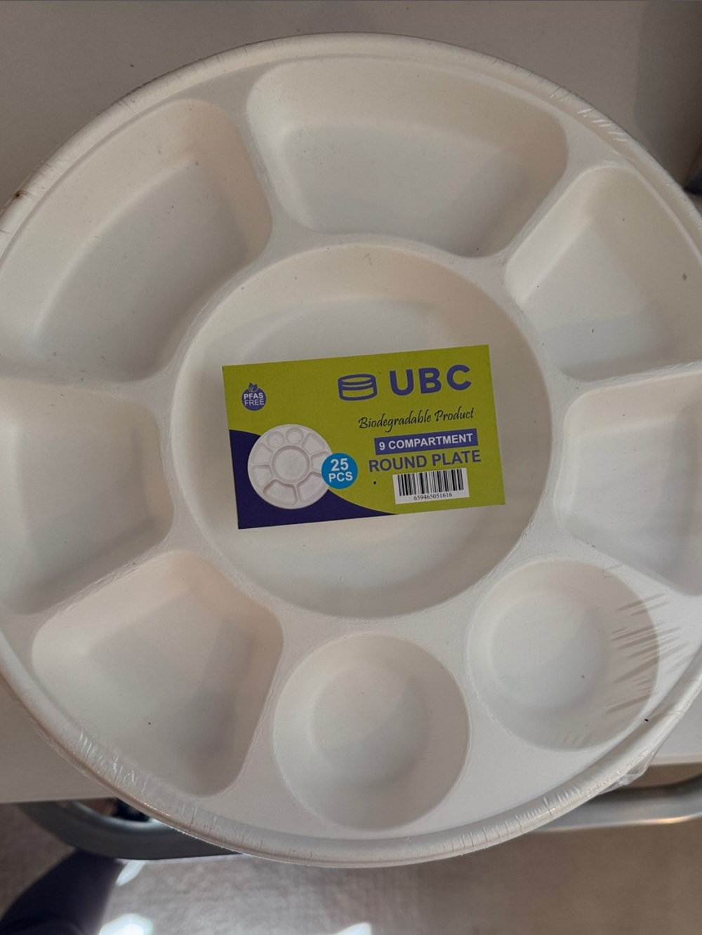 White 9-Compartment Biodegradable Round Plate - 25 Pack